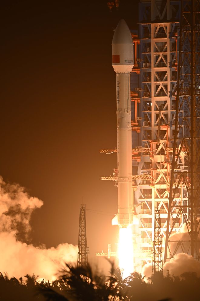 Cohete chino Gran Marcha-8A lanza nuevo grupo de satélites