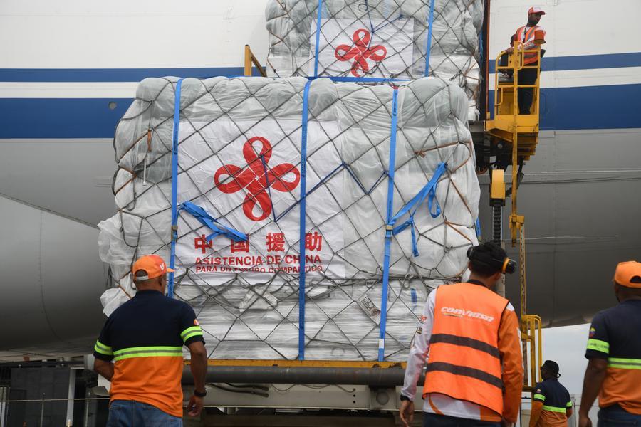 Primer lote de suministros de ayuda de China por terremotos llega a Venezuela