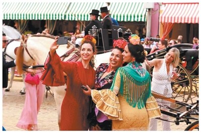 Un encuentro con Oriente entre trajes de gala