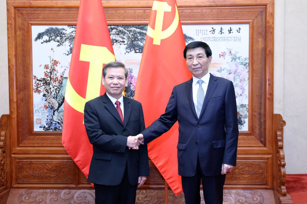 Máximo asesor político de China se reúne con delegación de PCV