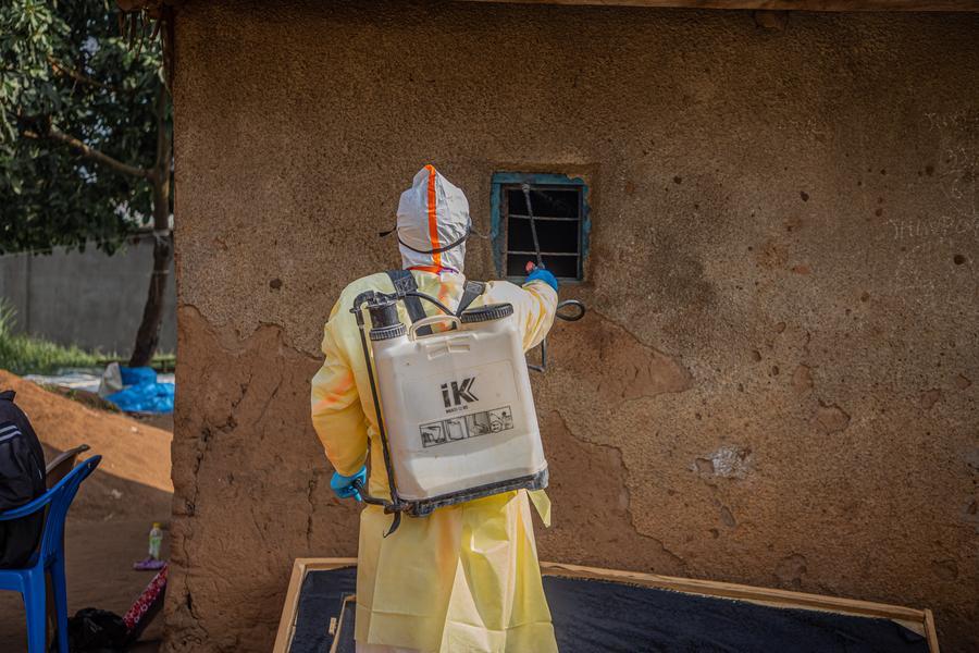 Casos de ébola en RD del Congo superan los 2.000
