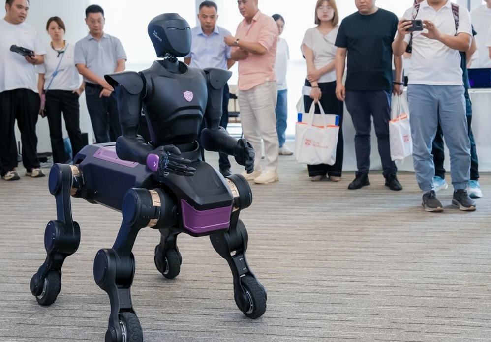 Empresa china presenta el primer robot "centauro" del mundo