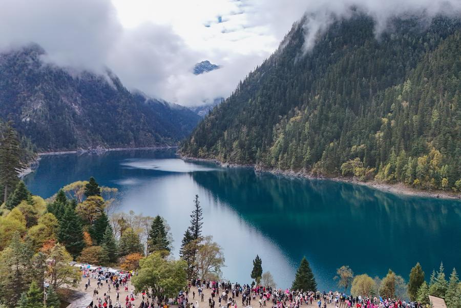 China establece centro de investigación para optimizar protección del Valle de Jiuzhai, sitio patrimonial de la Unesco