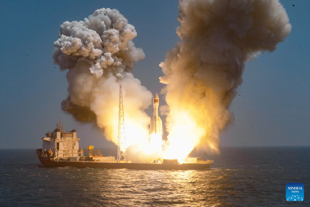 China lanza cohete Gravity-1 desde el mar con 9 satélites a bordo