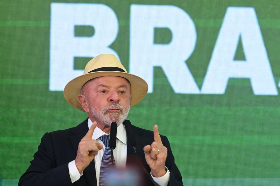 El presidente brasileño, Luiz Inácio Lula da Silva, habla durante el lanzamiento de la tercera etapa del programa Brasil Soberano, en el Palacio de Planalto, en Brasilia, Brasil, el 22 de julio de 2026. (Xinhua/Lucio Tavora)
