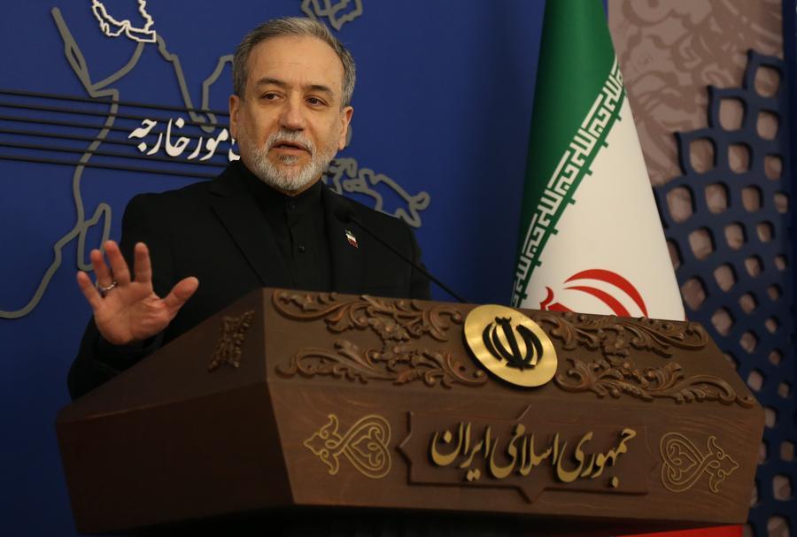 Irán y Ucrania prometen evitar escalada tras ataque letal contra buque iraní