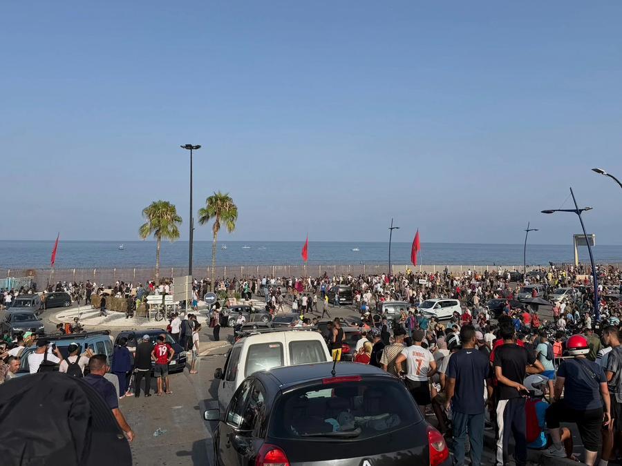 España despliega totalmente barrera marítima mientras sube cifra de muertos de crisis migratoria en Ceuta
