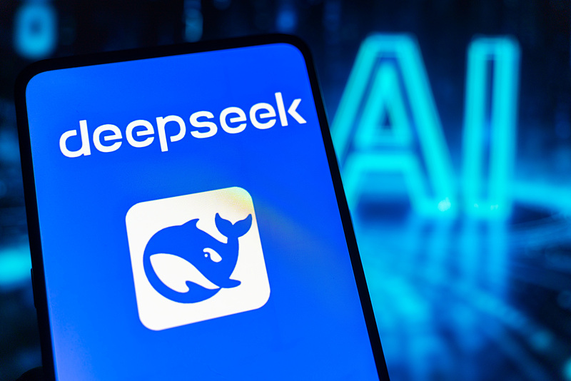 Usuarios elogian al nuevo DeepSeek V4 Flash como “el gran Ferrari a precio de bicicleta"
