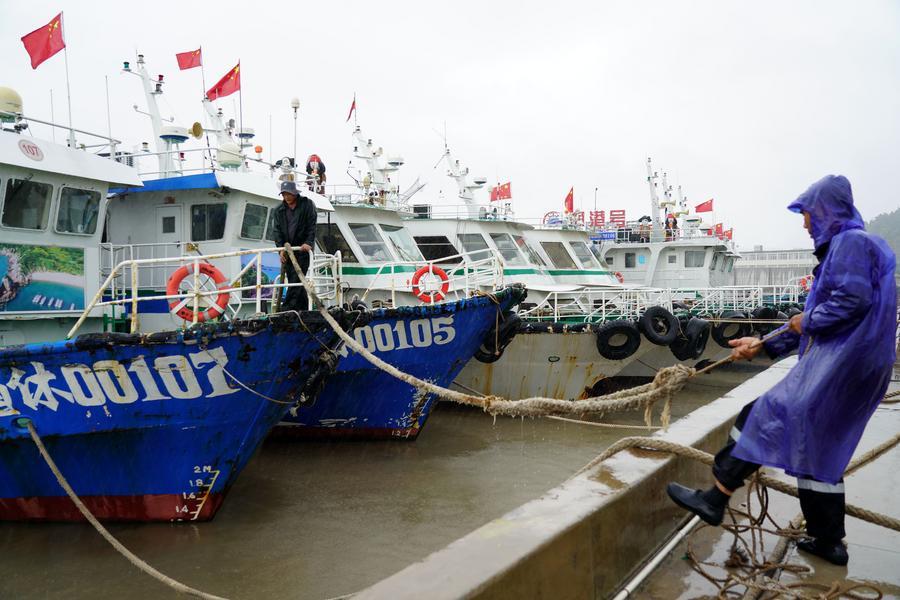 China emite alerta azul ante proximidad del tifón Dolphin