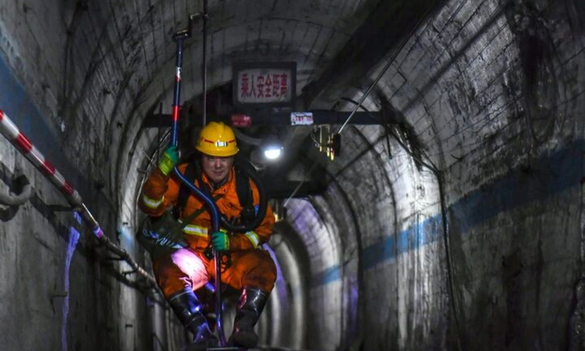 China acelera uso de IA y la robótica en minas de carbón