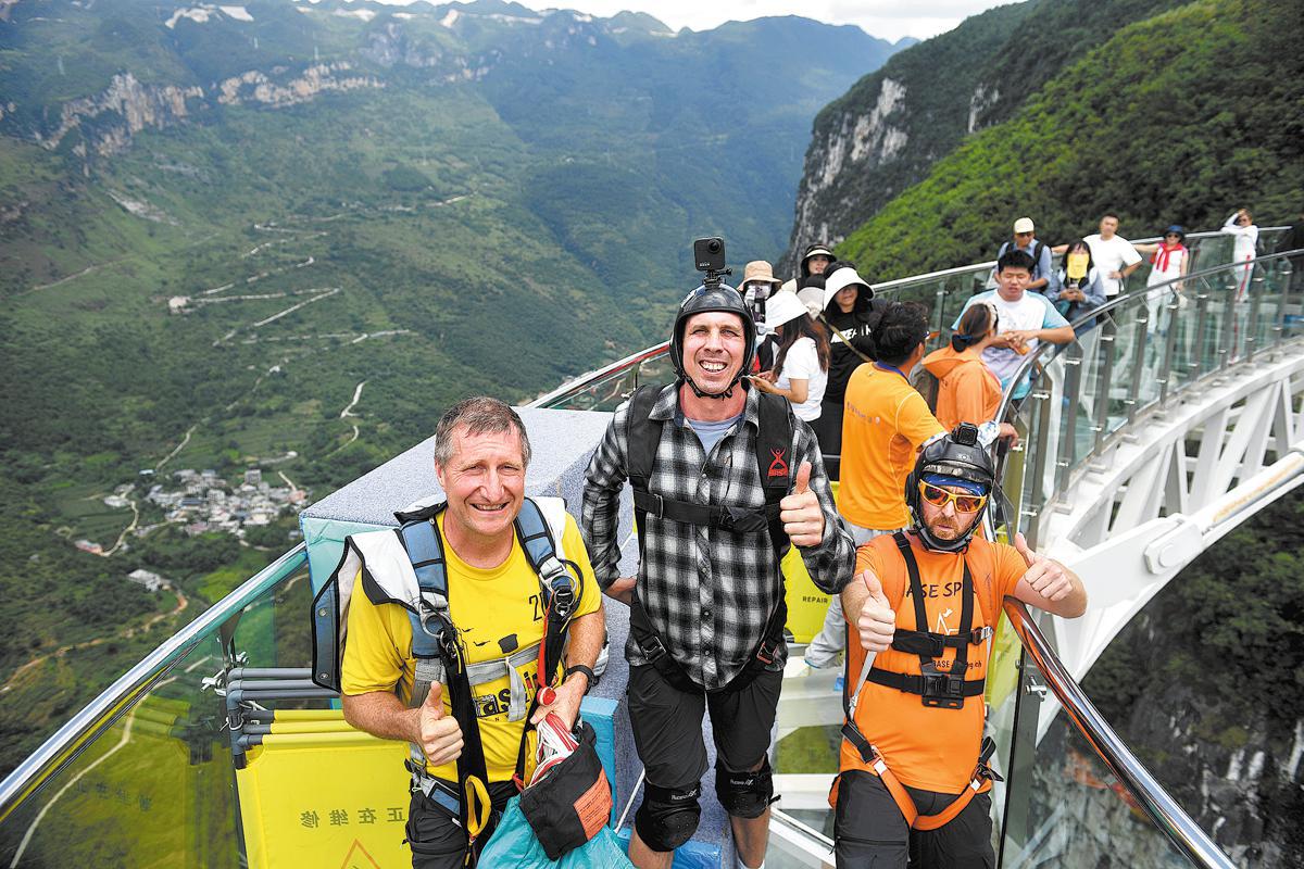 Turistas europeos disfrutan “al fresco” en China