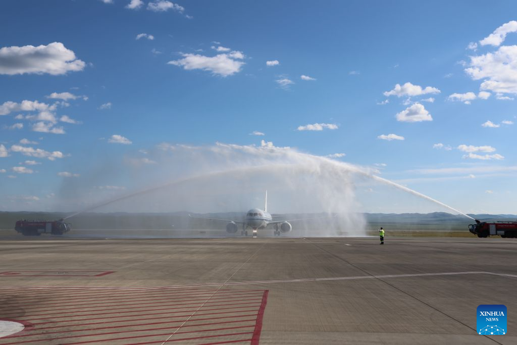 Avión C919, desarrollado por China, completa primer vuelo comercial internacional aterrizando en capital de Mongolia