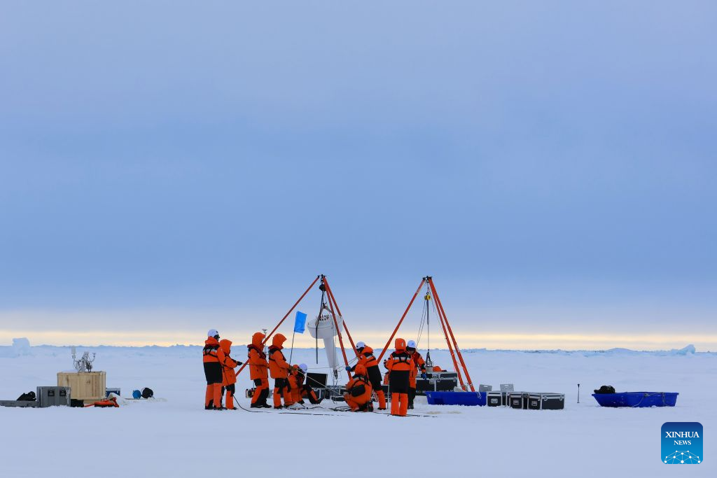 Xuelong establece un número récord de estaciones de hielo en el Ártico