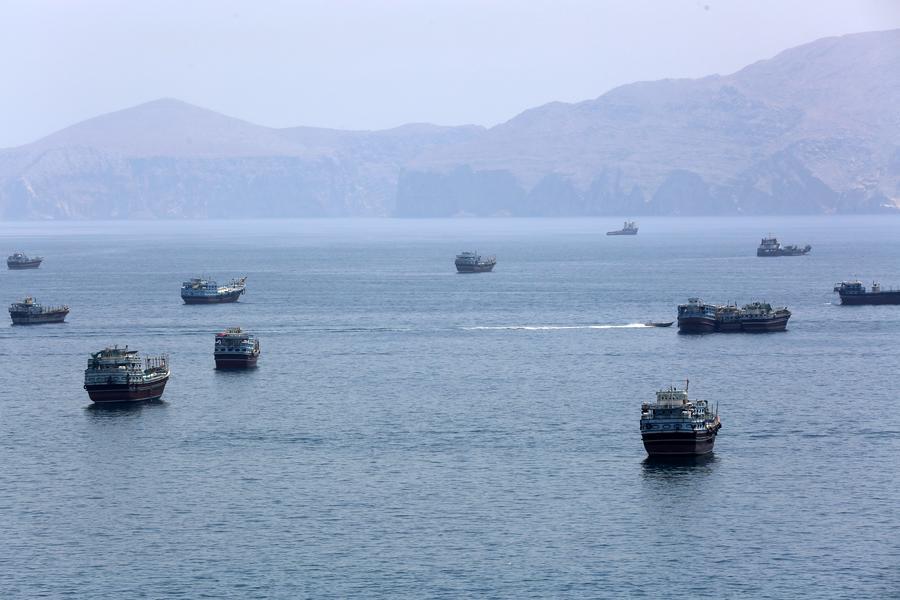 Imagen del 20 de junio de 2026 del estrecho de Ormuz, cerca de Khasab, un pequeño poblado en el norte de Omán. (Xinhua/Wen Xinnian)