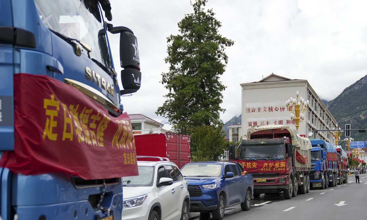 China se apresura a rescatar a 558 desaparecidos tras un deslave en la región de Xizang, mientras el EPL, equipos de emergencia y fuerzas de socorro convergen en la zona del desastre