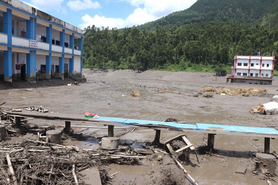 Avalancha de lodo en Nepal deja 675 muertos y 2.498 desaparecidos, afirma autoridad de gestión de desastres