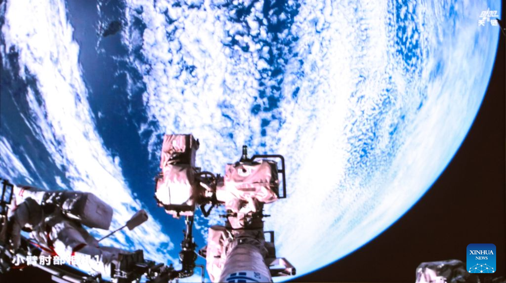 Astronautas de Shenzhou-23 completan primera serie de actividades extravehiculares