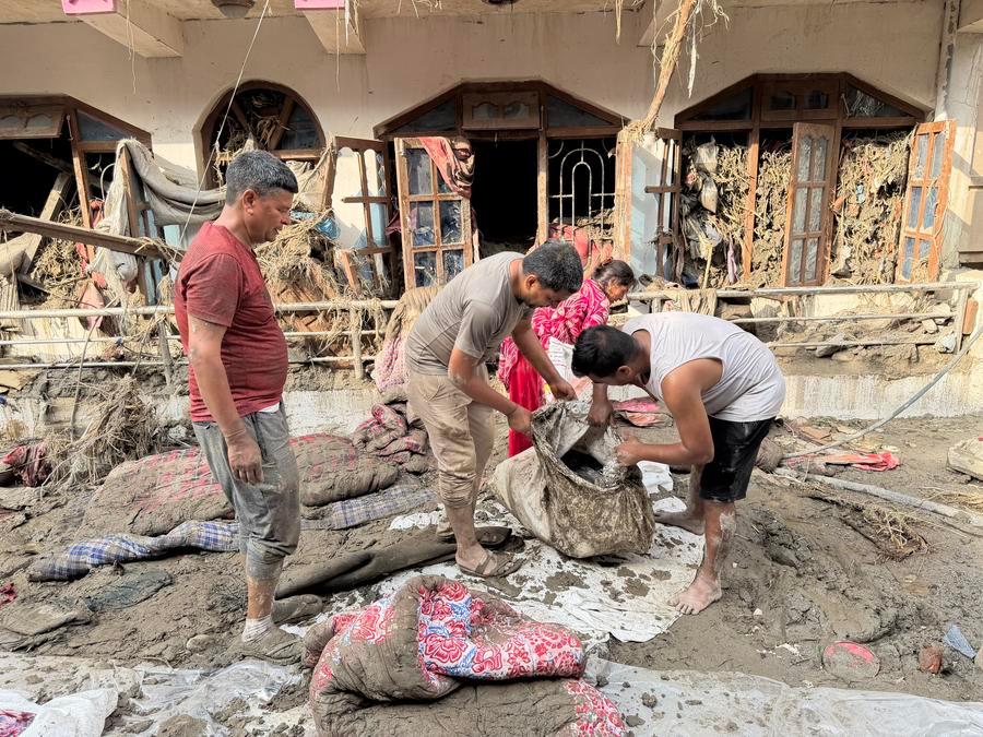 Reportan 781 muertos y 2.502 desaparecidos por avalancha de lodo en Nepal