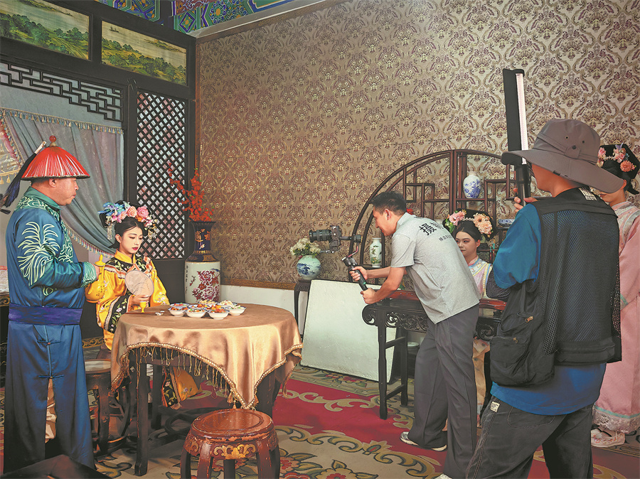 En Hengdian, los turistas pagan por protagonizar sus propios minidramas