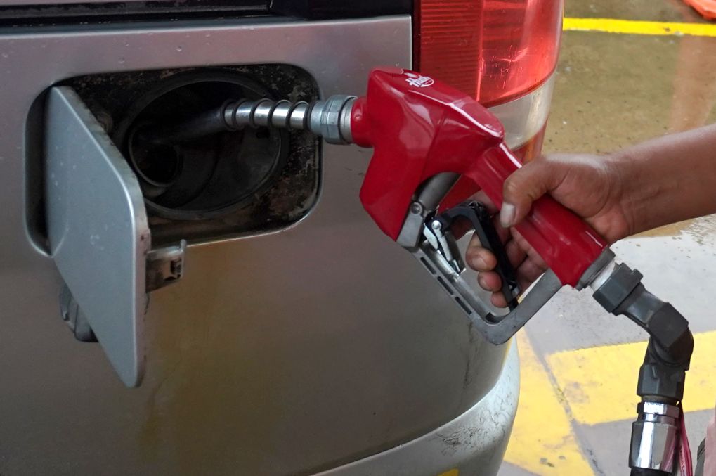 Gobierno boliviano toma control de cadena logística de combustibles para frenar desvíos