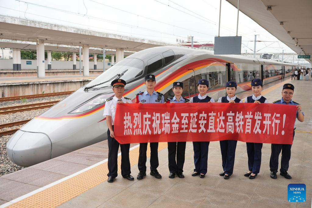 Ferrocarril de alta velocidad conecta dos importantes sitios revolucionarios de la Gran Marcha de China