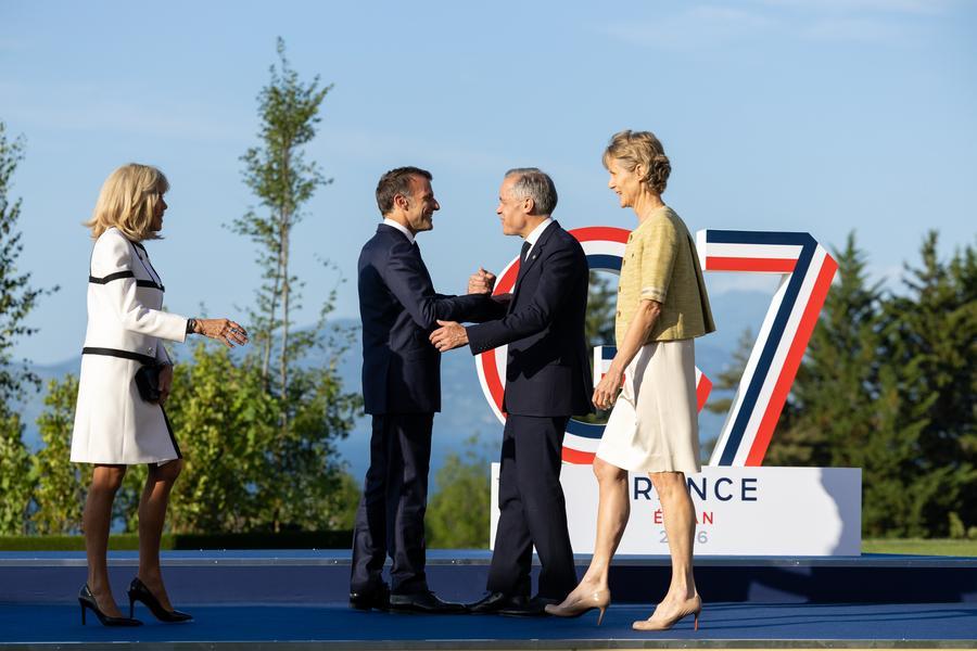 Francia apoya lazos más cercanos entre Canadá y UE, dice Macron