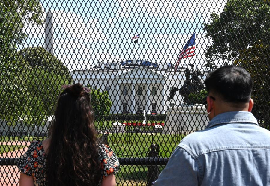 Tres medios de EEUU presentan demanda tras ser vetados de Casa Blanca