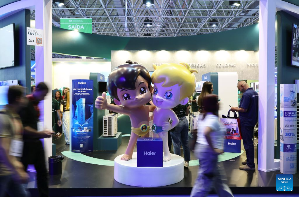 Marcas chinas exhiben productos más recientes durante Febrava Rio en Río de Janeiro