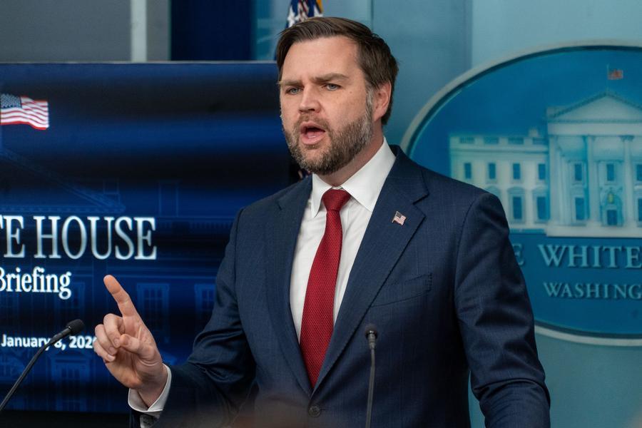 Nueve universidades ameritan una investigación por presunto fraude con visa J-1, dice vicepresidente de EEUU