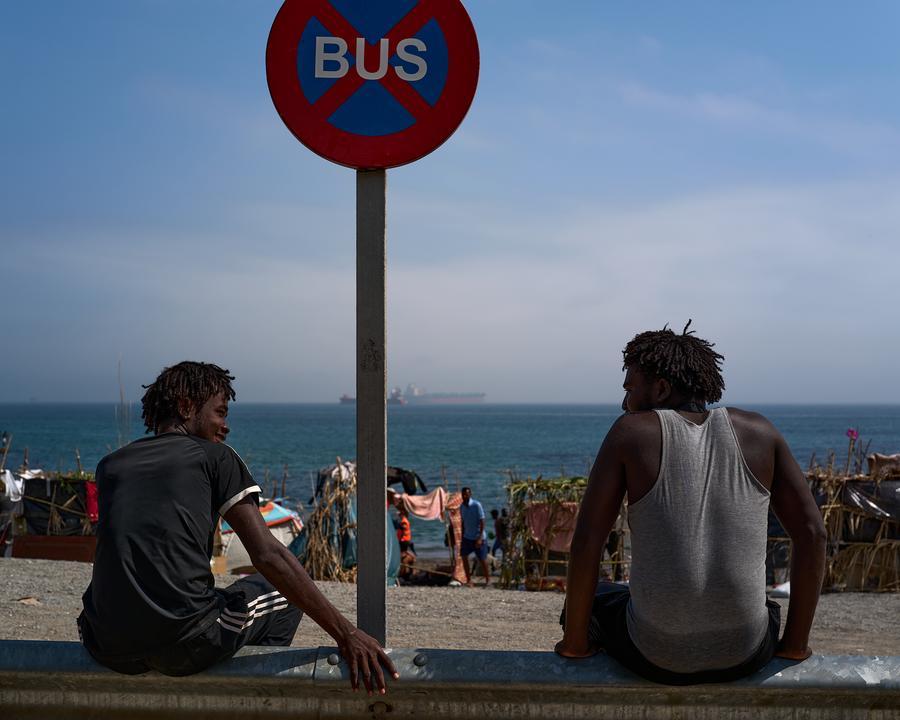 Rey de España visita Ceuta después de crisis de inmigración