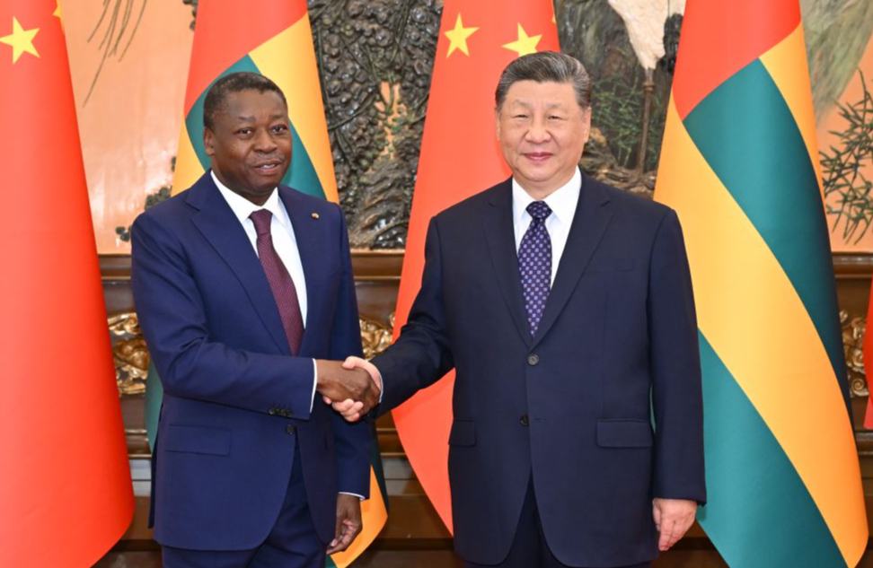 Xi se reúne con presidente de Consejo de Ministros de Togo y elevan relaciones bilaterales a comunidad de futuro compartido en la nueva era