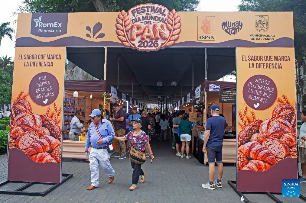 Peruanos celebran festival que destaca beneficios del pan artesanal