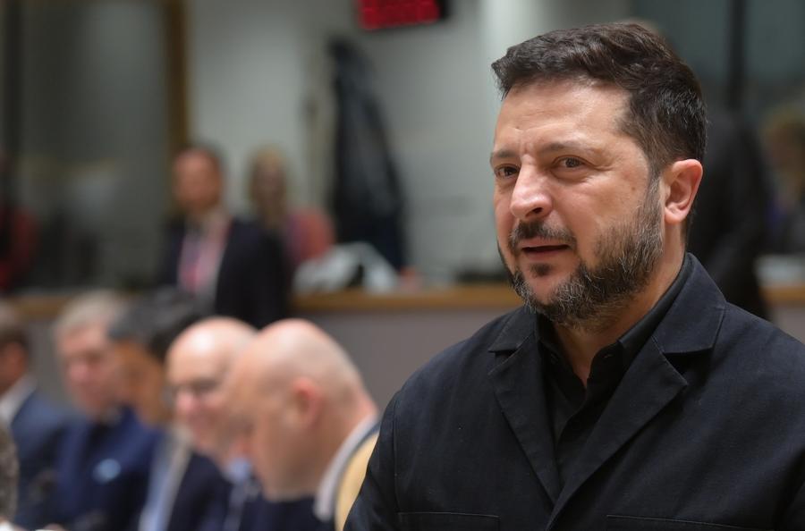 Zelensky y enviados de EEUU discuten proceso de paz