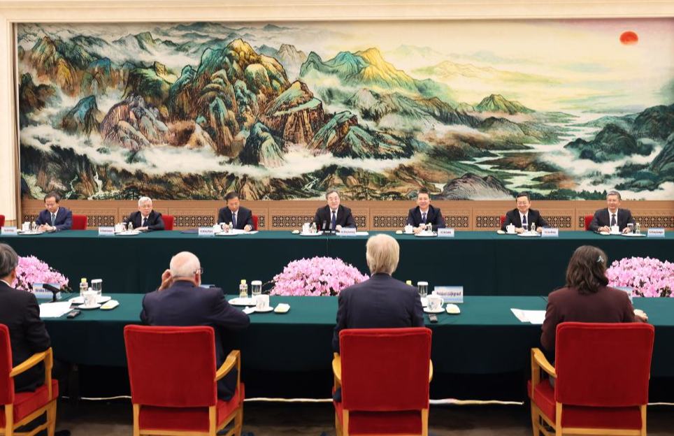 Vice primer ministro chino se reúne con representantes extranjeros en reunión del Consejo Internacional de la Ciencia