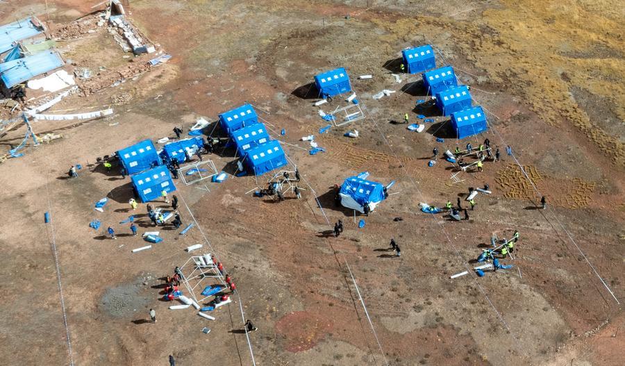 Continúan esfuerzos de rescate tras terremoto de magnitud 7,0 en región china de Xizang