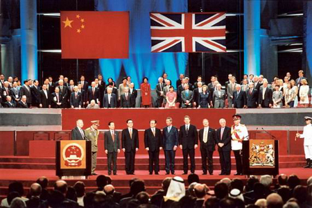  \r\nDespu�s de la ceremonia de entrega de Hong Kong \r\n