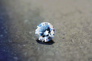 El pelo de Luis Beethoven, convertido por primera vez en joya azul, se subasta a un precio de 500.000 libras esterlinas