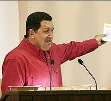 Fustiga presidente venezolano a Bush por amenaza de guerras