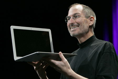 El presidente de Apple Steve Jobs sigue teniendo un salario de 1 dólar en 2007