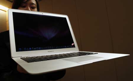 Apple lanza su ordenador portátil más fino en India