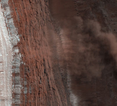 Una sonda de EEUU captó la imagen del derrumbe de montañas en el Polo Norte de Marte