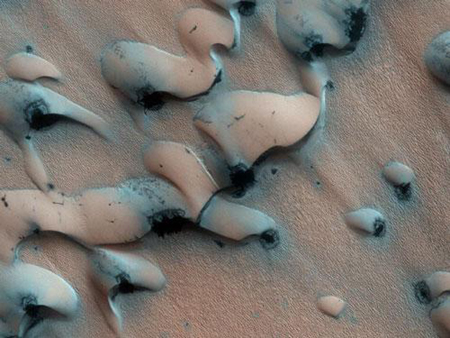 Foto de NASA muestra dunas arenosas en polo norte de Marte