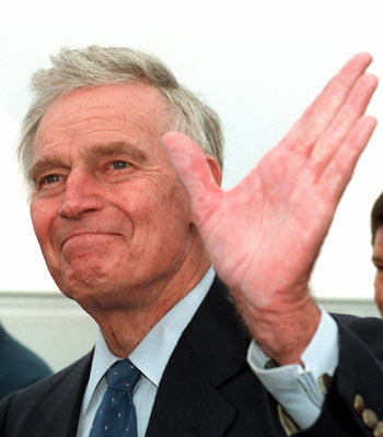 Legendario actor Charlton Heston murió a los 84 años