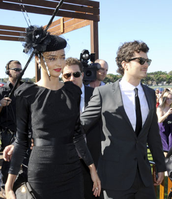 Orlando Bloom aparece con su novia modelo