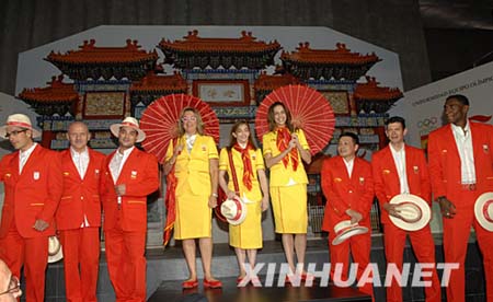 Acto de exhibición de vestidos de delegación española a los JJOO de Beijing