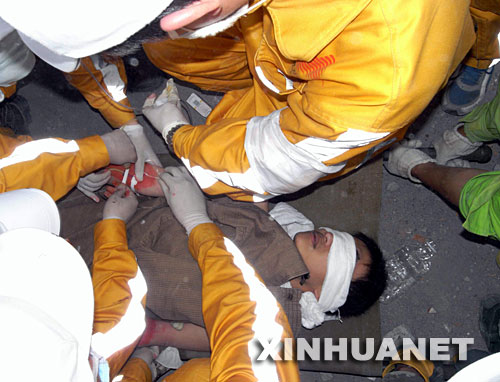 Rescatan a 3 personas en Sichuan después de más de 120 horas del sismo 