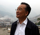 Primer ministro chino realiza segunda visita a zona de sismo 