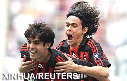 Kaká es liberado de hospital, tras operar rodilla