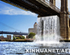 Debut de grandes cáscadas artificiales en Nueva York
