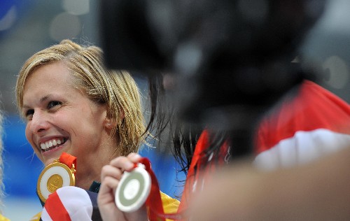 Australiana Trickett gana oro de 100 metros mariposaen Olimiadas de Beijing